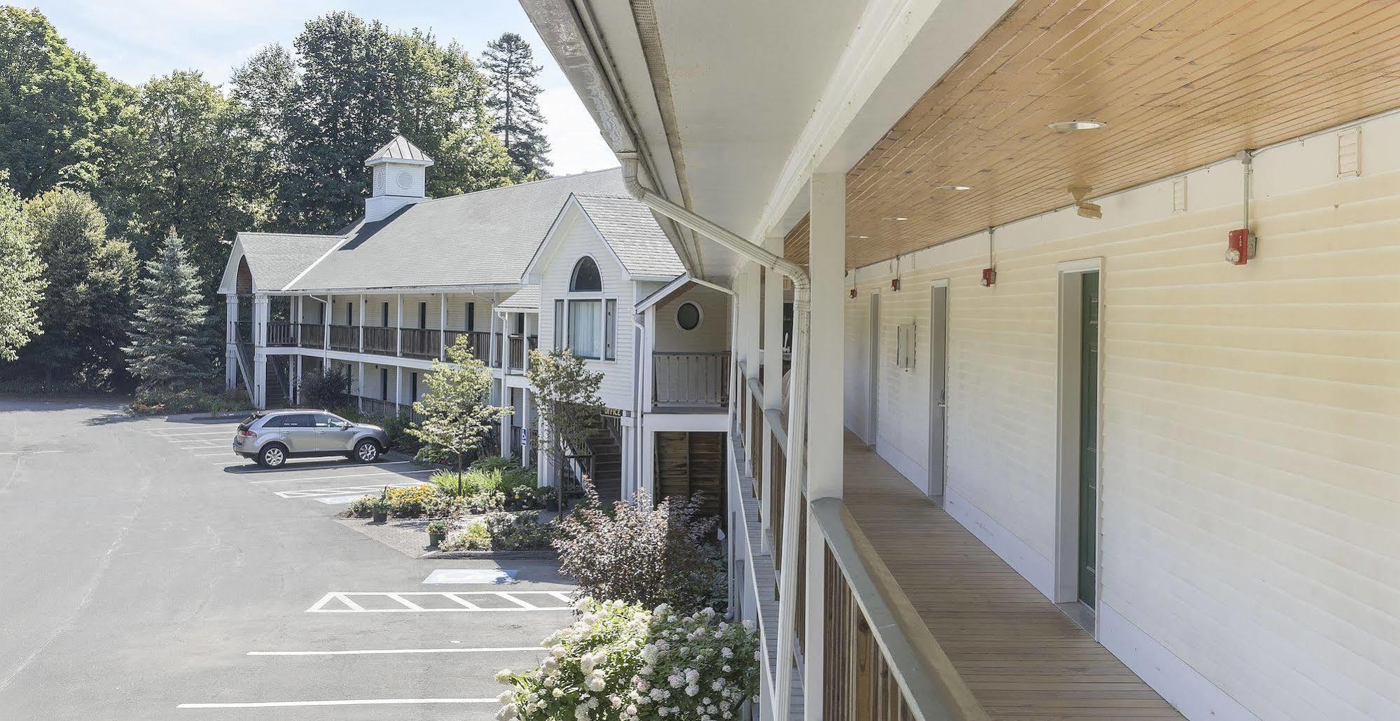 Fairbanks Inn St. Johnsbury Exterior photo